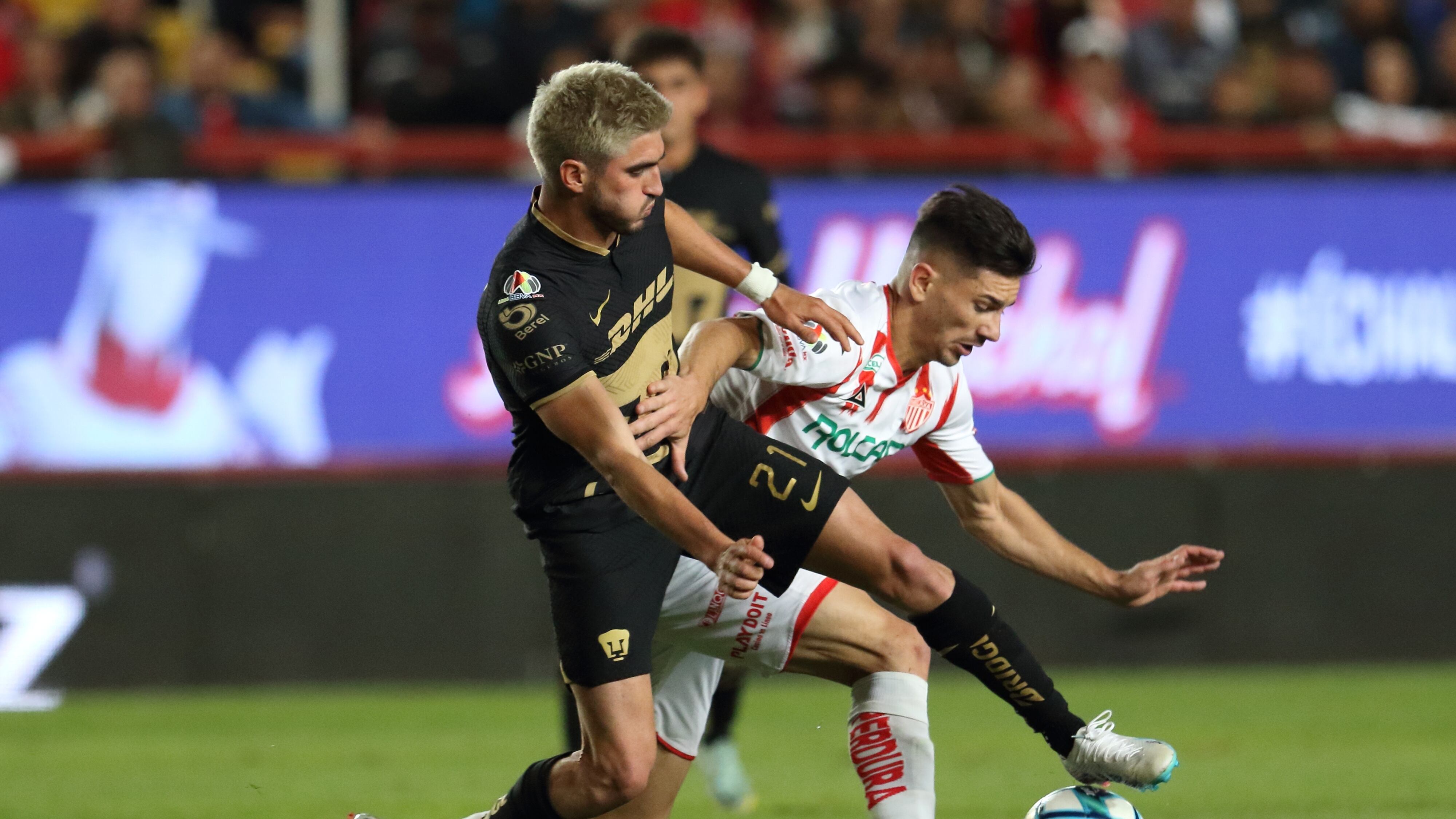 Necaxa vs. Pumas.