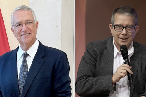 Villamil y Salinas Pliego se pelean por el caso de la mujer asoleándose en Palacio Nacional