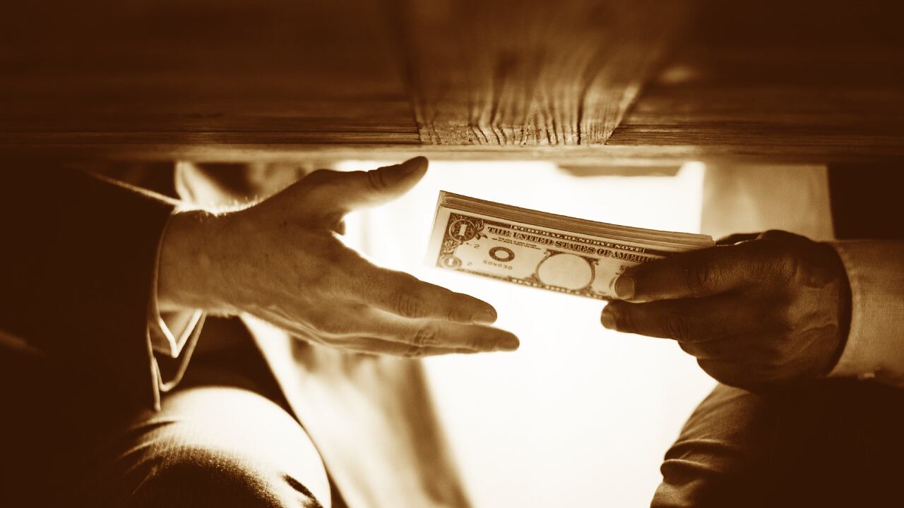 investigan a alcaldesa de Bogotá por aceptar soborno para construcción del metro