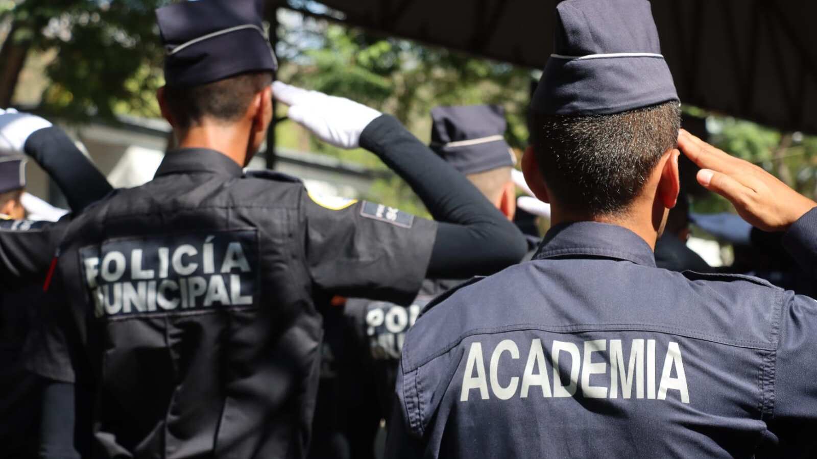 En septiembre los primeros Guardaparques.