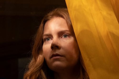 ‘La mujer en la ventana’: Amy Adams regresa en un terrorífico thriller psicológico de Netflix