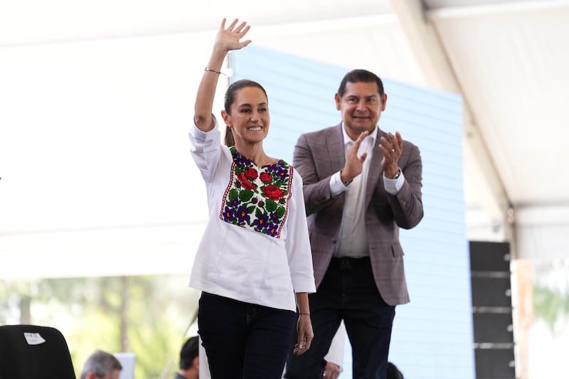 Las mexicanas y mexicanos en EE.UU. son hombres y mujeres de bien, no con criminales: Sheinbaum