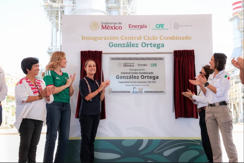 Presidenta inaugura nueva planta de la CFE