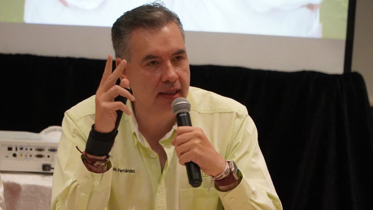 Fernández destacó que no se puede permitir el abuso en el incremento de las primas de seguros de gastos médicos mayores.