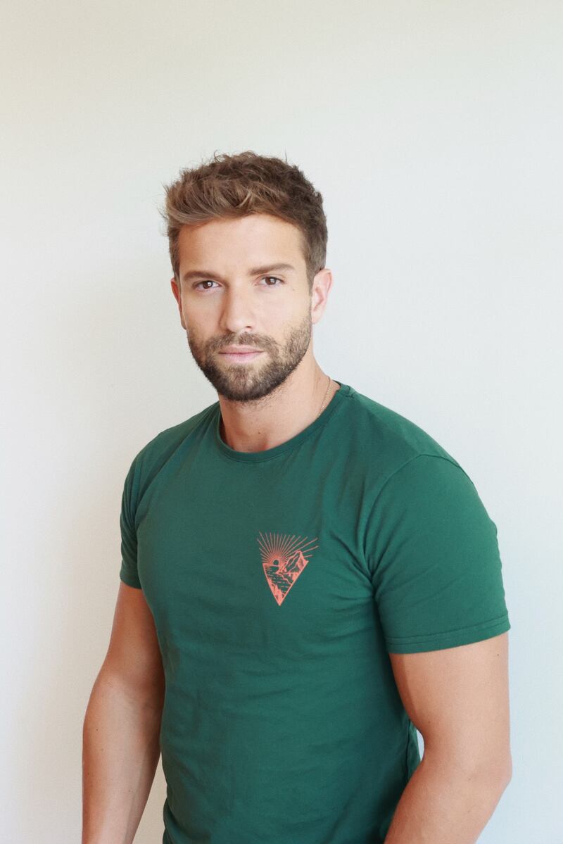 Pablo Alborán estrena Llueve sobre mojado