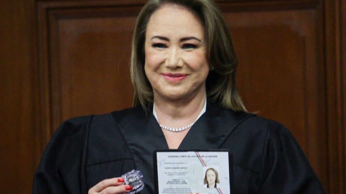 Yasmín Esquivel.
