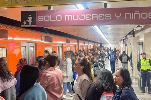 Metro de la CDMX colapsa en hora pico: reportan fallas y avance lento en varias líneas