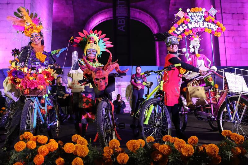 Paseo Nocturno Día de Muertos CDMX: Fotos de los mejores disfraces de la noche