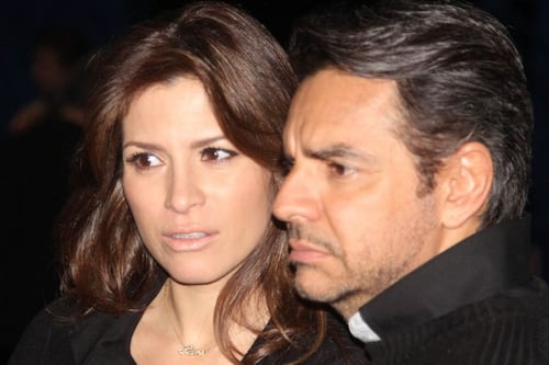 Alessandra Rosaldo se deja ver devastada durante el funeral de su papá