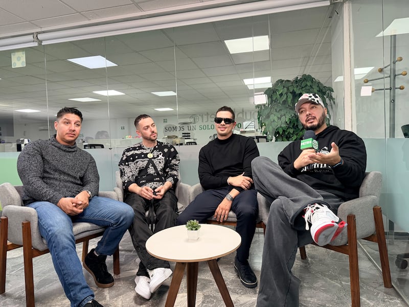 Los Kumbia 4ever + Pee Wee