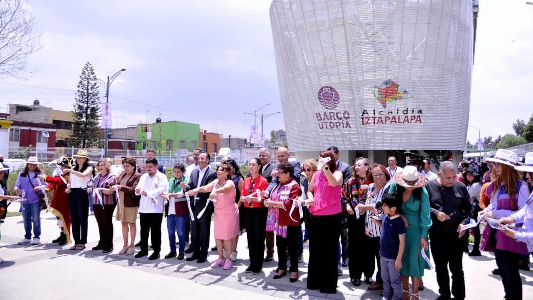 Inauguración de Barco Utopía en Iztapalapa.