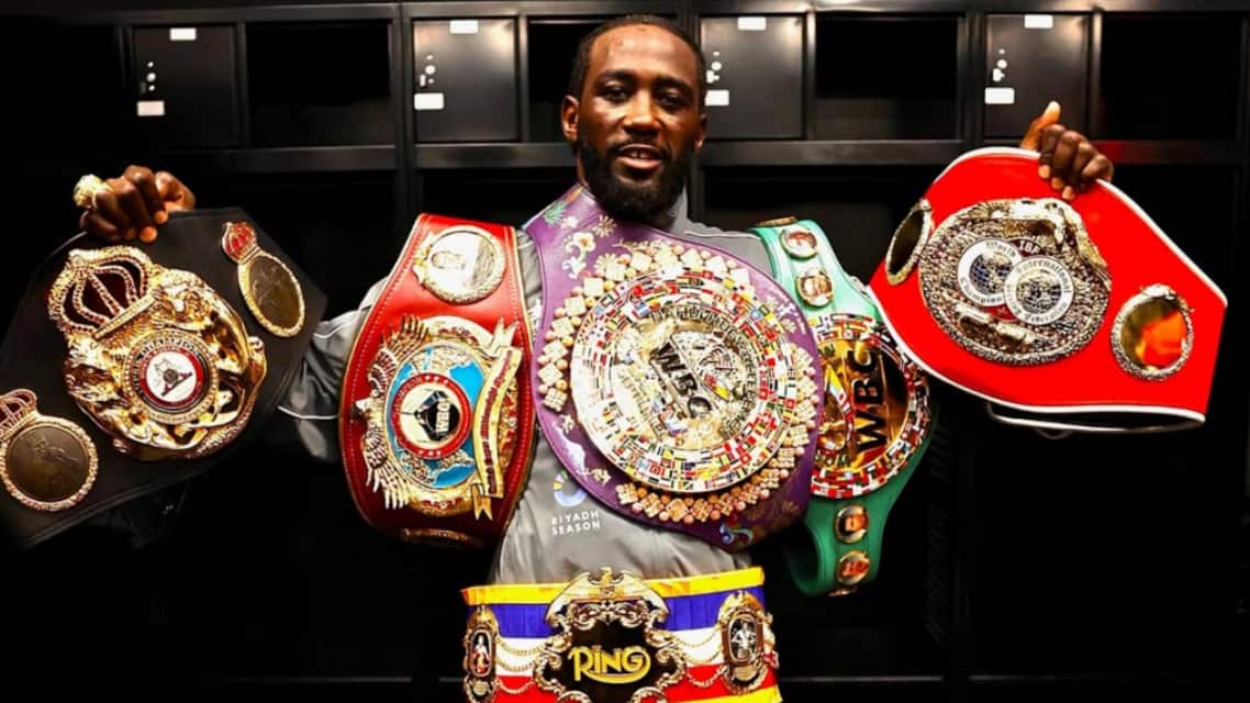 Terence Crawford le arrebató al Canelo sus títulos.