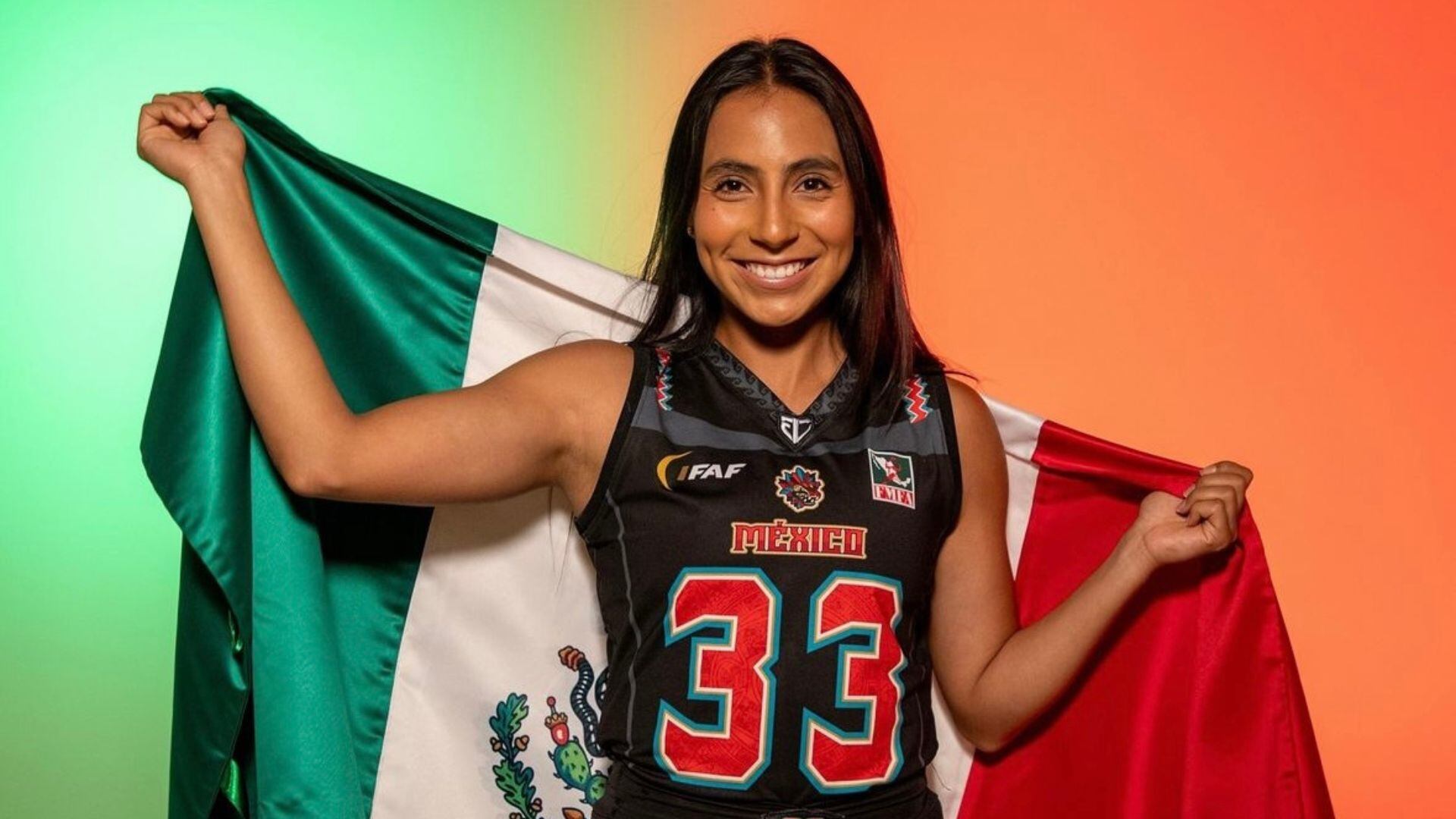 Diana Flores, QB de la Selección mexicana de flag football. Imagen: dianaflres33.