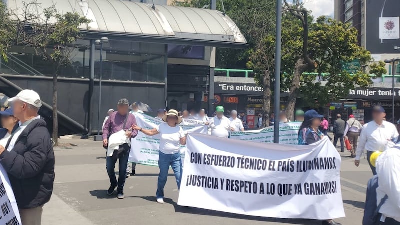 ¿Cierres en Insurgentes y Reforma? Protesta de jubilados de la CFE genera caos vial