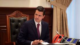Irrumpe Peña Nieto en la escena electoral de México tras casi seis años de autoexilio