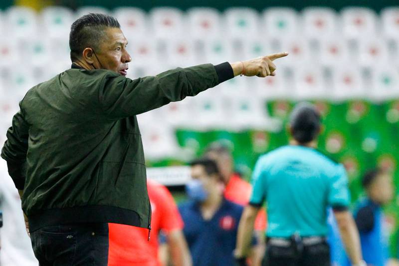 Ignacio Ambriz regresa a la Liga MX y lo hará con el Toluca que despidió a Hernán Cristante tras ser eliminado del Apertura 2021