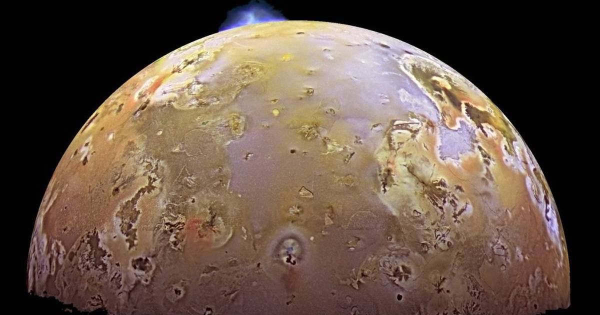 the sciences.  – Interaction of frost lava forms sand dunes on moon Io