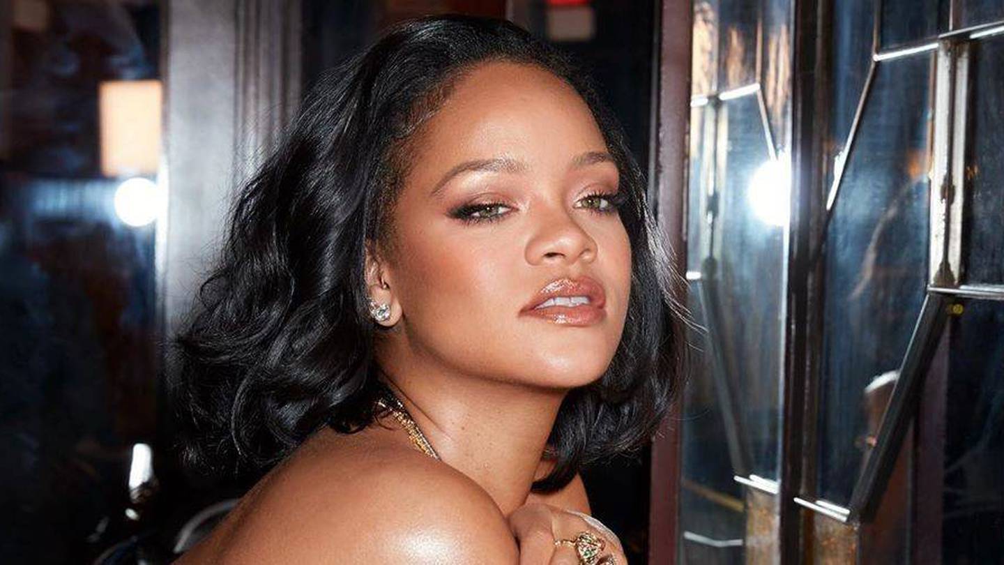 Rihanna sin maquillaje luce irreconocible, impacta con su rostro al natural  y sin filtros