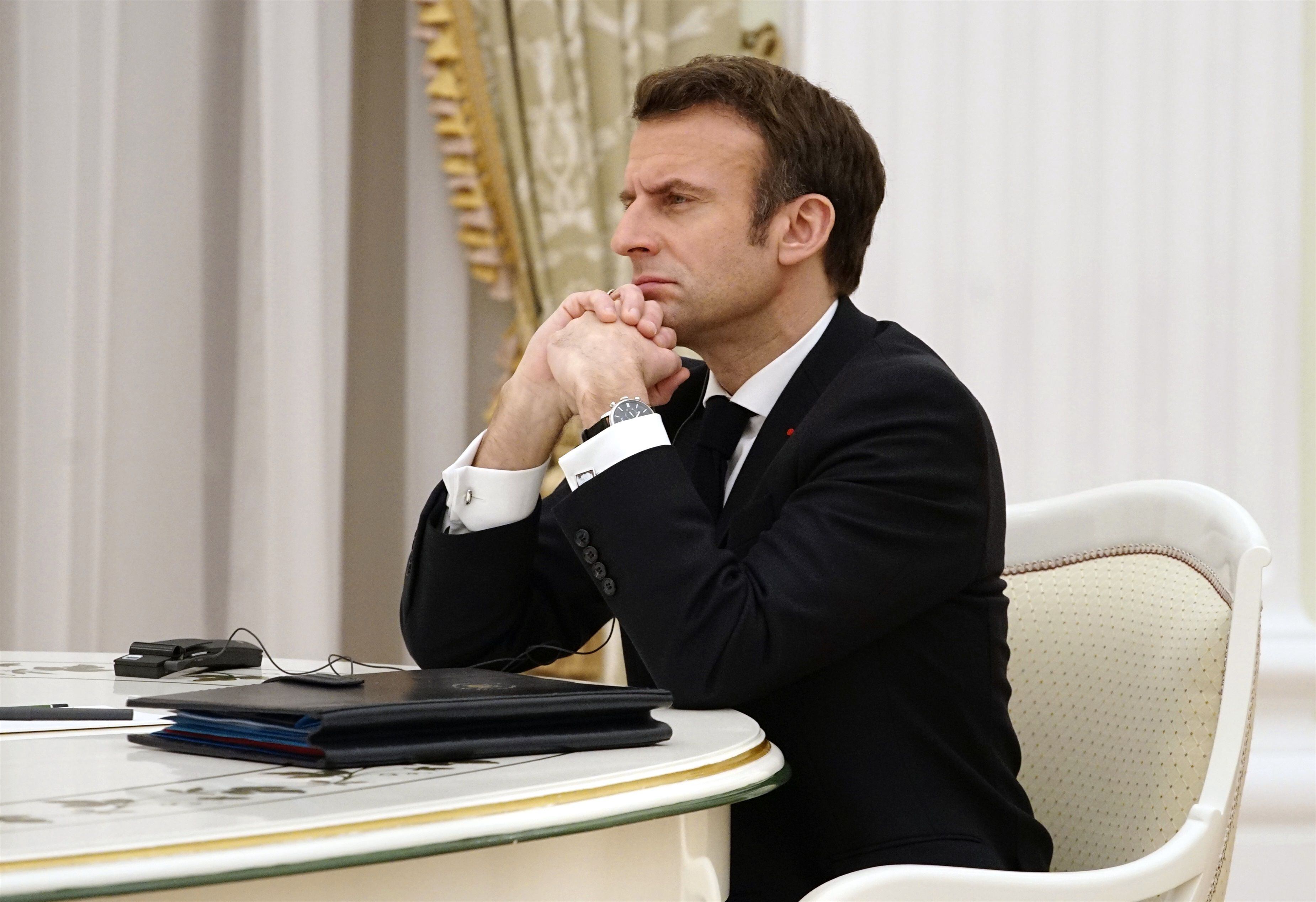 Macron se aleja de la mayoría absoluta en Francia tras elecciones legislativas
