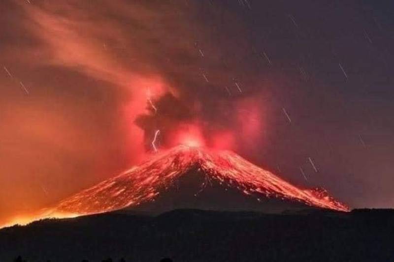 Explosión en el volcán.