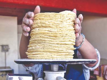 Inflación derrota al salario mínimo y nueva alza alcanza para 2 kilos de tortilla