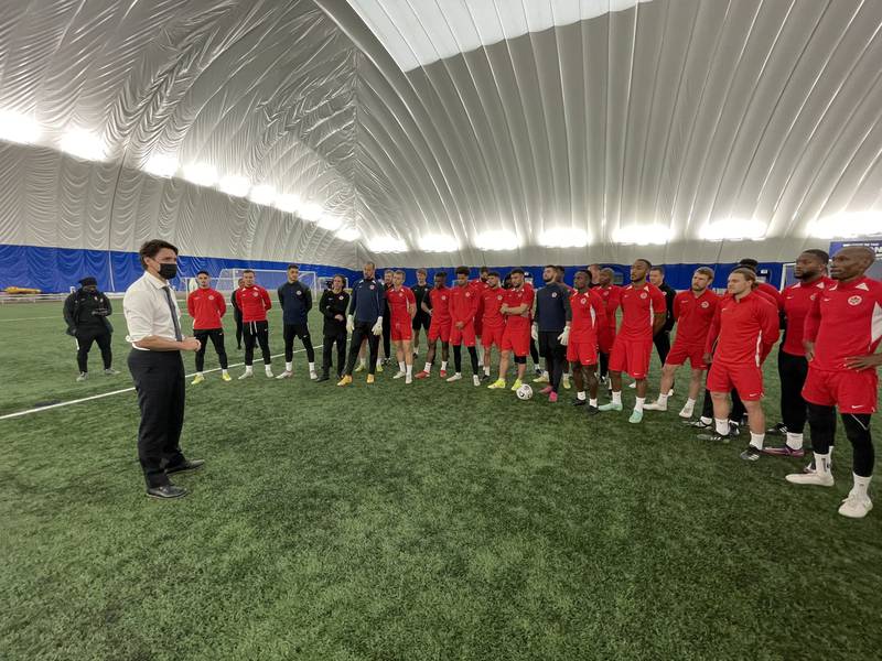 El primer ministro de Canadá, Justin Trudeau, visitó a la Selección de futbol para motivarlos y felicitarlos por el buen trabajo que están haciendo en las eliminatorias mundialistas