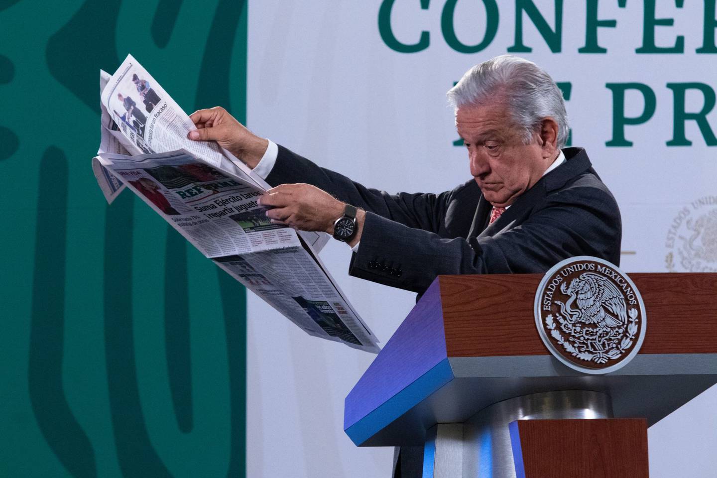 “La prensa se regula con la prensa”, es una de las frases que López Obrador ha adoptado sobre el periodismo en México