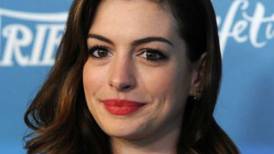 Anne Hathaway evoca look de su personaje en The Devil Wears Prada en la Semana de la Moda de Nueva York