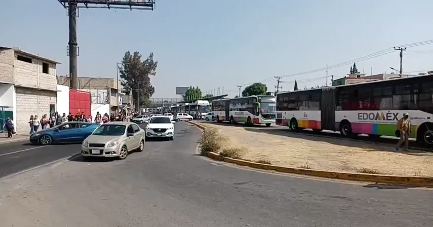 Ecatepec bloqueo Av Central Hank González